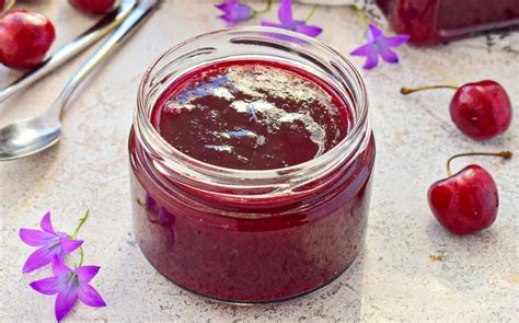 Gaminama vyšnių uogienė