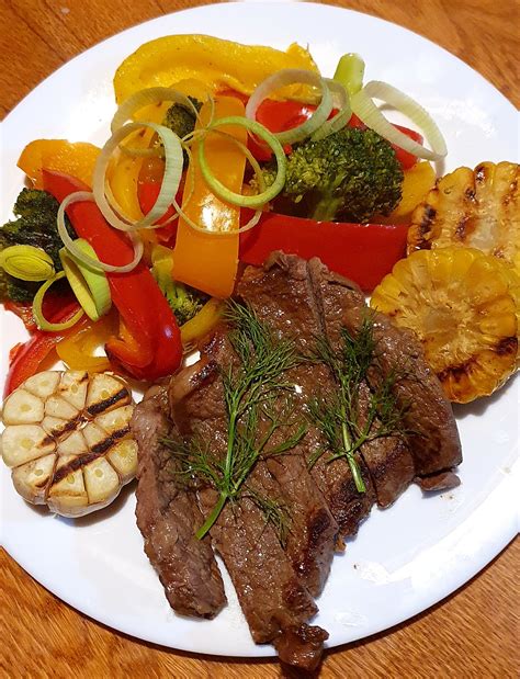 Išradingai patiektas patiekalas