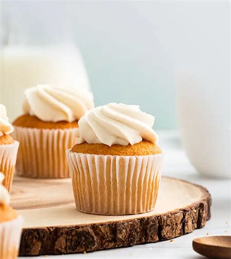 Klasikinių vanilinių keksiukų nuotrauka