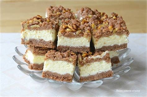 paruoštas varškės pyragas su kondensuotu pienu