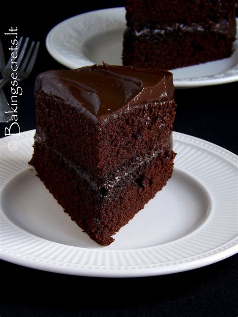 Šokoladinis tortas su veliūro danga