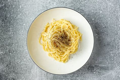 Spagečiai su sūriu ir pipirais