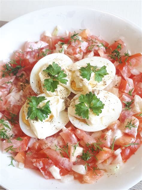 Įvairūs patiekalai iš virtų kiaušinių