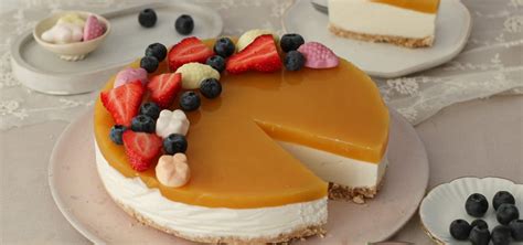 nekeptas tortas su mangais ir maskarpone