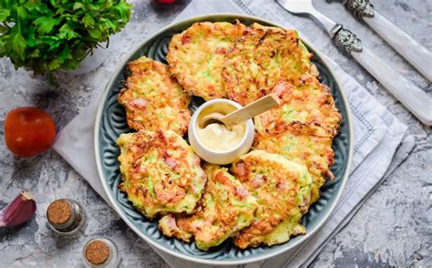 Sudėtinės itališkų užkepėlių su kumpiu ir sūriu sudedamosios dalys