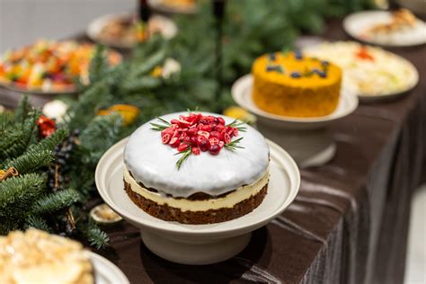 Įvairių „Maximos“ tortų asortimentas