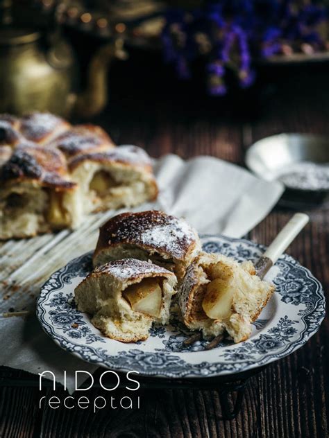 Pyrago gabalėlis su cinamonu ir obuoliais