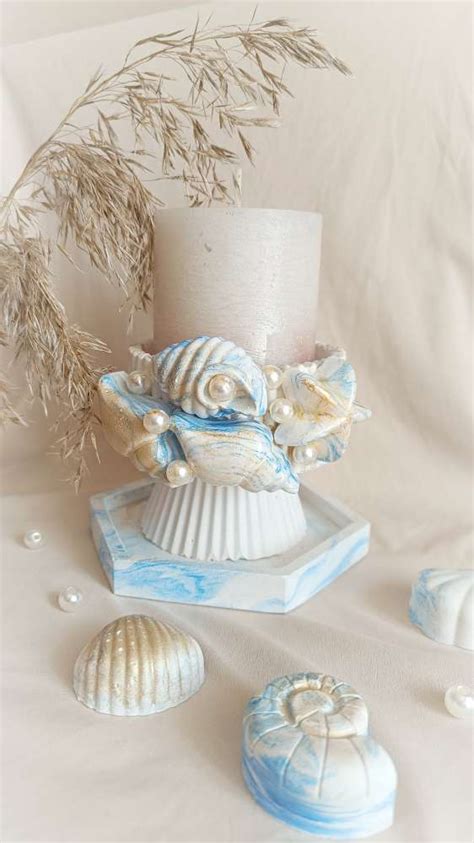 Baltai mėlynas tortas su jūros tema