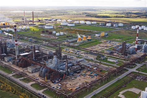 Nuotrauka modernios mėsos perdirbimo gamyklos