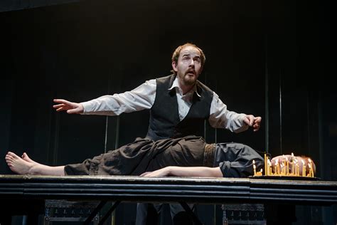 Aktoriai spektaklyje 