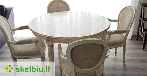 Apvalus valgomojo stalas su kėdėmis