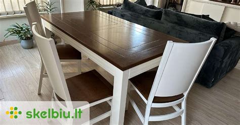 Medžio masyvo valgomojo stalas su kėdėmis