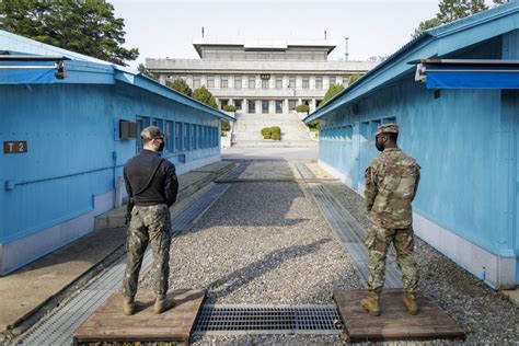 Demilitarizuota zona tarp Šiaurės ir Pietų Korėjos