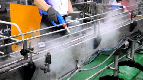 Įvairios dezinfekavimo priemonės, naudojamos maisto pramonėje