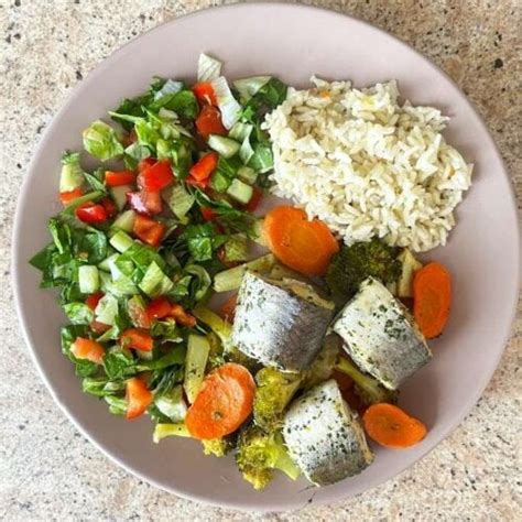 Balta žuvis su daržovėmis