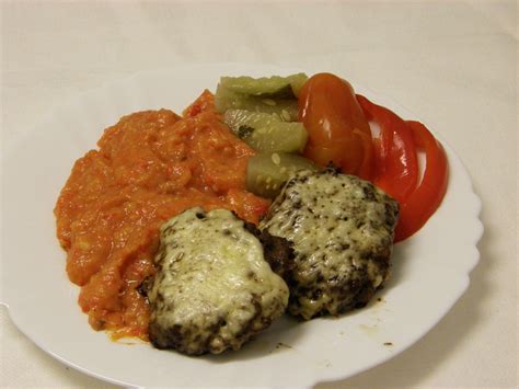 Įvairūs kiaulienos kepsnių garnyrai