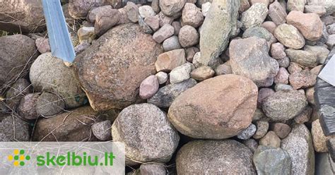 Įvairių dydžių picos akmenys