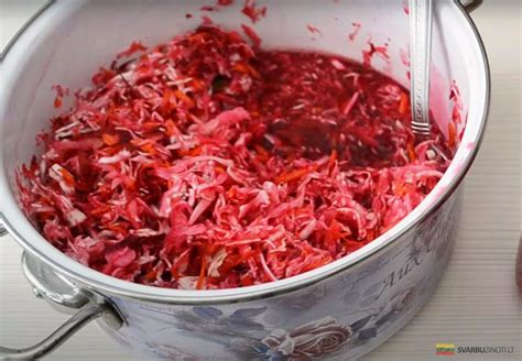 Rauginti kopūstai ir burokėliai