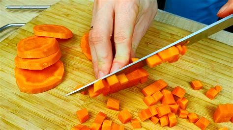 Kaip supjaustyti daržoves salotoms