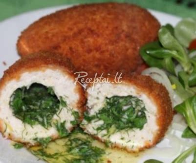 keptuvėje kepami Kijevo kotletai