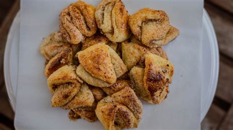 Sausainiai su cinamonu ir cukrumi