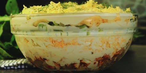 Žalių ir šokoladinių tešlos sluoksnių derinys kekse