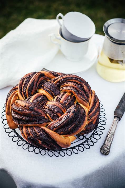 Sumazgytas pyragas su šokoladu ir riešutų sviestu