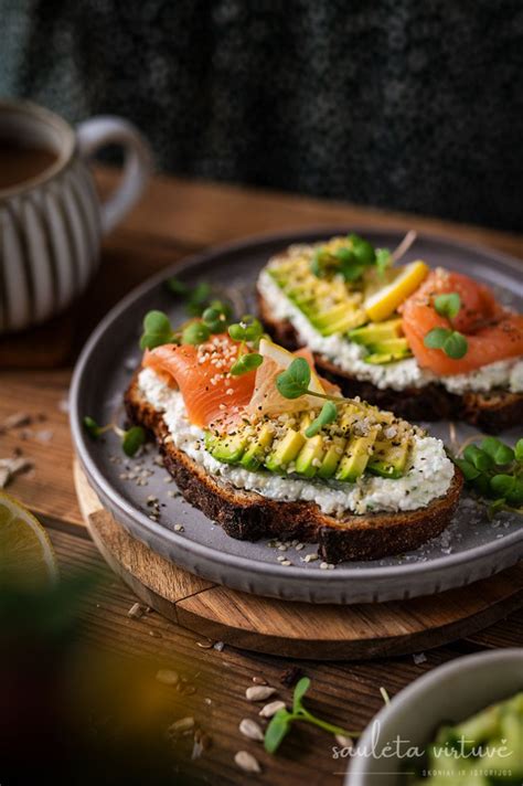 Sumuštinis su varškės užtepėle ir daržovėmis