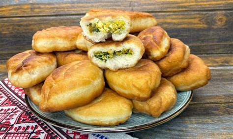 pyragėliai su varške ir žalumynais