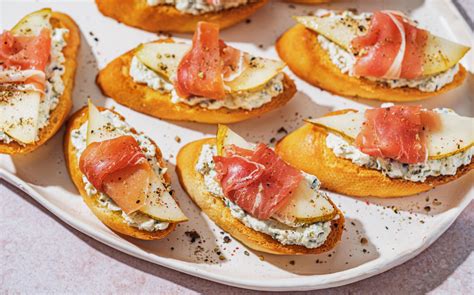 Crostini su jautiena ir kreminiu sūriu