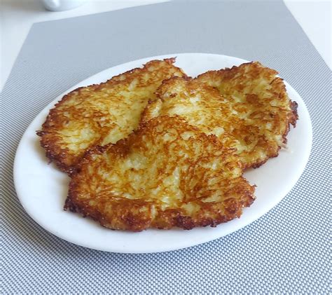 Lietuviški bulviniai blynai su kopūstais