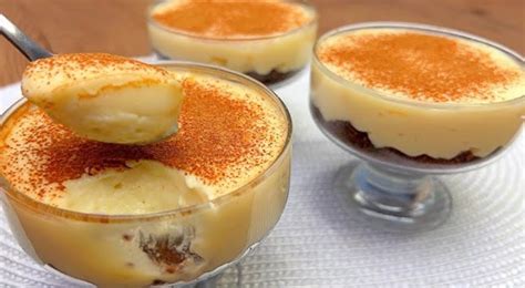 Įvairūs šokoladiniai desertai