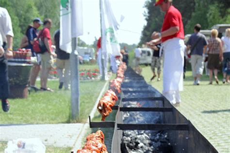Teisėjų komisija vertinanti barbekiu patiekalus čempionate