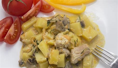 Klasikinis kalakutienos troškinys su bulvėmis
