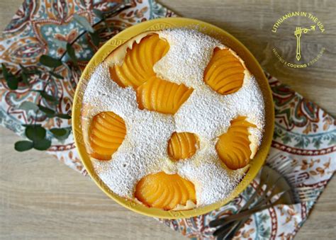 Pyragas su kondensuotu pienu ir persikais