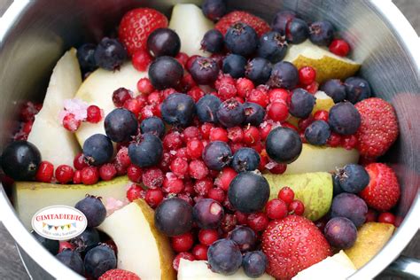 Įvairių uogų nuotrauka