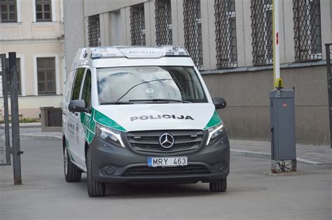 Šiaulių apskrities policijos patrulinis automobilis tarnyboje