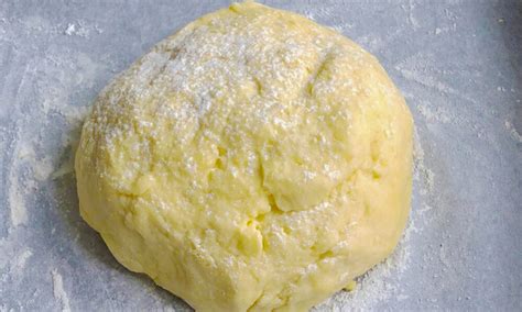 Trapios tešlos pagrindas pyrago formai