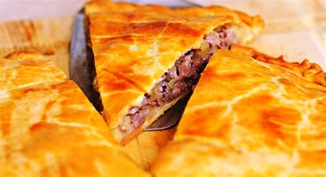 Įvairūs mėsos pyragų pasirinkimai