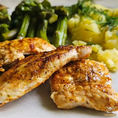 Sultingos vištienos kepsnelių nuotrauka