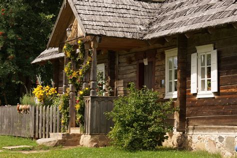 Lietuviška kaimo troba su krosnimi