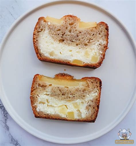 Bananų duona su grietine ir varškės kremu