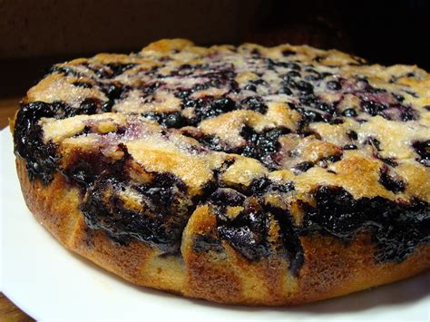 Mėlynių pyragas su grietinėlės sluoksniu