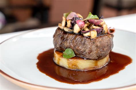 Išskirtinis jautienos kepsnys restorane 