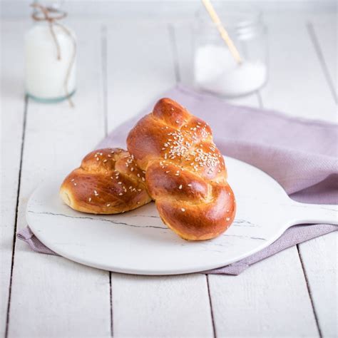 Šviežiai iškepta Velykinė bulka