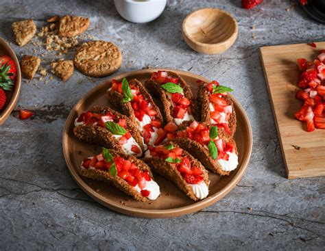 Braškių tacos paruošimas