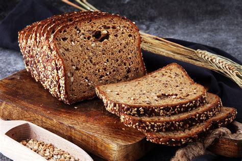 Mažai raugintos duonos tekstūra ir pluta