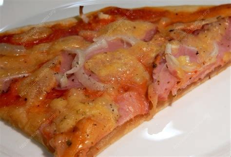 Nuotrauka su visais klasikinio picos pagrindo su kepimo milteliais ingredientais