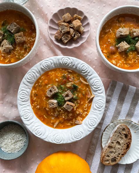 Ingredientai pomidorų sriubai su ryžiais ir aviena