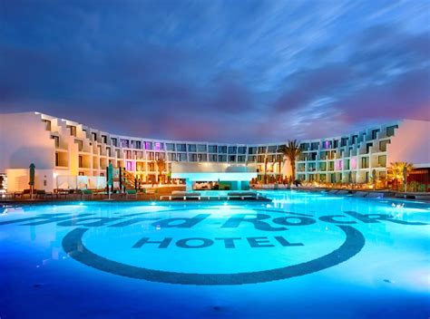 Hard Rock Hotel Ibiza baseino zona